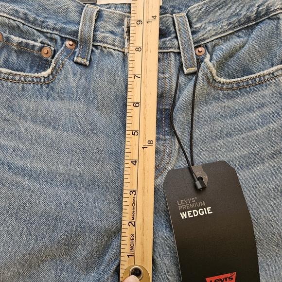 Levi's Wedgie High Rise Tapered Jeans Womens 23 Blue Medium Wash Mom Jeans - Picture 8 of 11